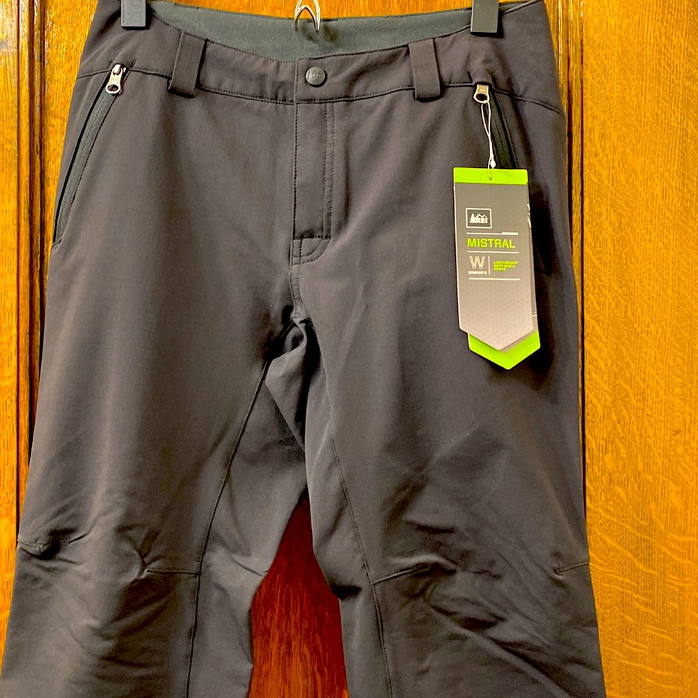 NWT REI MISTRAL SOFT-SHELL WOMEN’S PANTS SIZE 2 PETITE